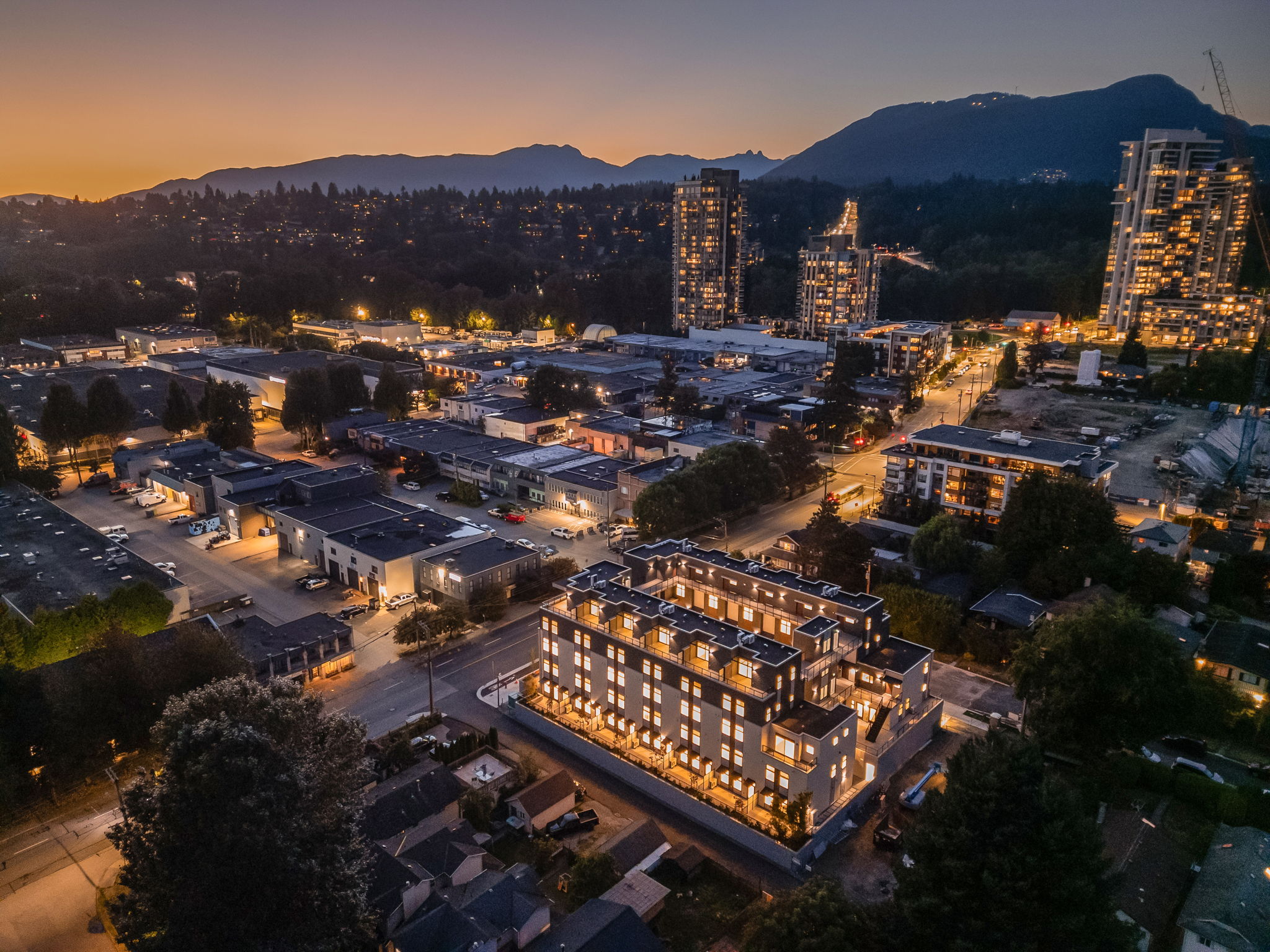 141-web-or-mls-Twilight_038